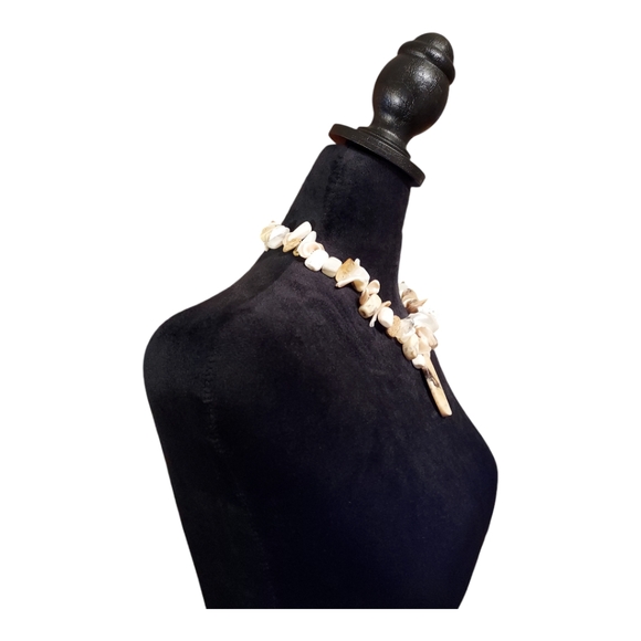 NWOT Neutral Colored Stone Necklace OS - Picture 4 of 9